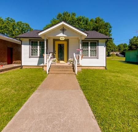 Atoka Historic Town Square Bungalow In Heart Of Brighton מראה חיצוני תמונה