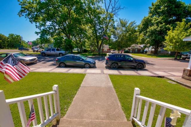 Atoka Historic Town Square Bungalow In Heart Of Brighton מראה חיצוני תמונה