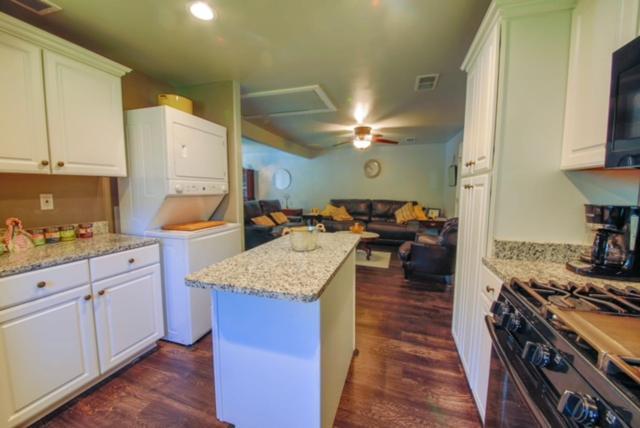 Atoka Historic Town Square Bungalow In Heart Of Brighton מראה חיצוני תמונה